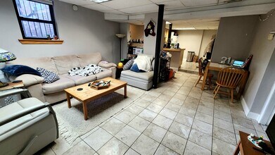 1055 Commonwealth Ave, Unit 1 in Boston, MA - Building Photo - Building Photo