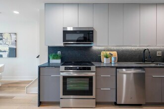 771 18th St NE, Unit B in Washington, DC - Building Photo - Building Photo