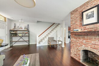 105 W Clifton Ave in Cincinnati, OH - Building Photo - Building Photo