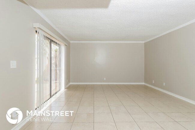 4011 Palm Bay Cir in West Palm Beach, FL - Foto de edificio - Building Photo