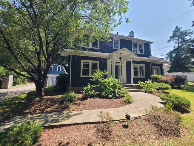 property at 2 Beach Rd