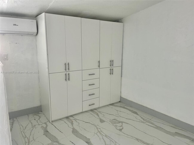 6660 Johnson St, Unit 2 in Hollywood, FL - Foto de edificio - Building Photo