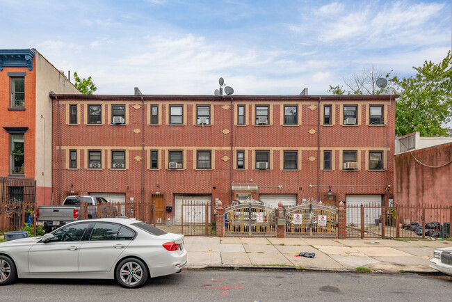 226 Madison St in Brooklyn, NY - Building Photo - Building Photo