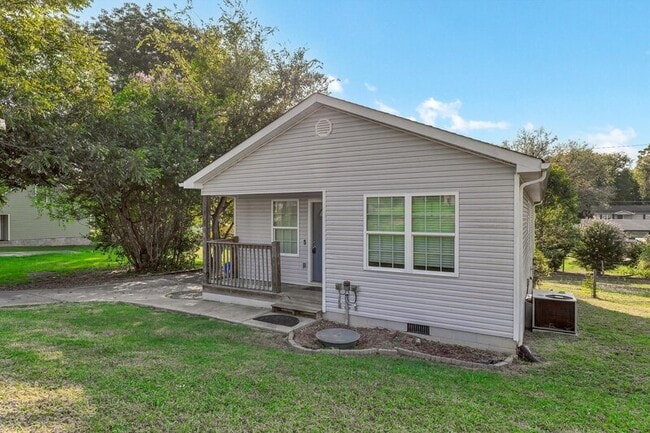 property at 219 W Watt St