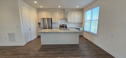 1722 Old Brick Rd, Unit B in Glen Allen, VA - Building Photo - Building Photo