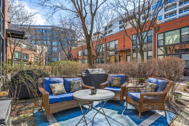 property at 925 N Howe St