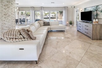 2031 NE 14th Ct in Fort Lauderdale, FL - Foto de edificio - Building Photo