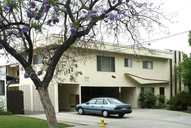 1132 E California Ave in Glendale, CA - Foto de edificio - Building Photo