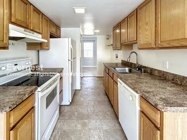 1246 Thomas Jefferson Pl in Fredericksburg, VA - Building Photo - Building Photo