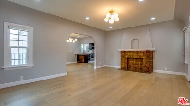 818 S Detroit St in Los Angeles, CA - Building Photo - Building Photo