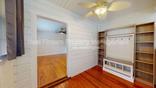 property at 1310 Menna St