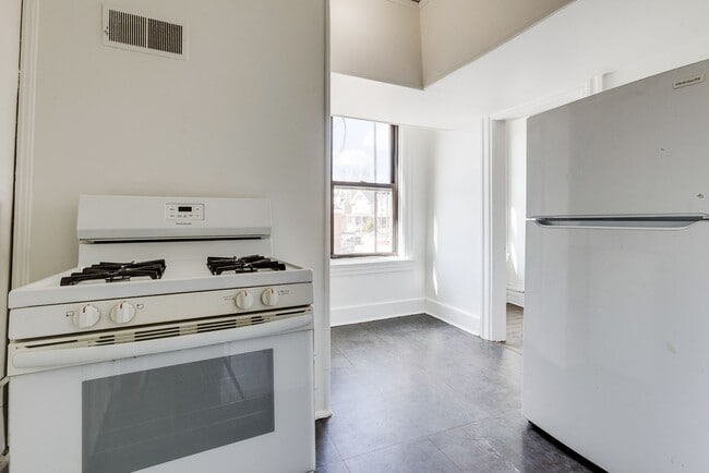 750 Brownsville Rd in Pittsburgh, PA - Building Photo - Building Photo