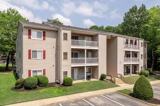 Grafton Station Apartments in Yorktown, VA - Building Photo - Building Photo