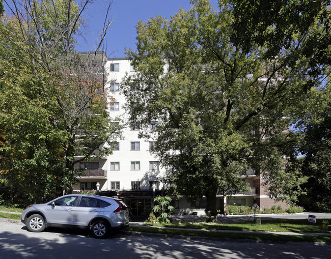 Parklane Towers in Barrie, ON - Building Photo - Building Photo