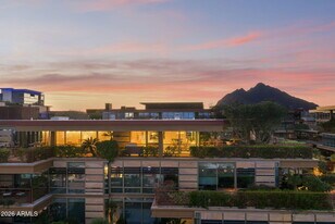 7167 E Rancho Vista Dr in Scottsdale, AZ - Building Photo