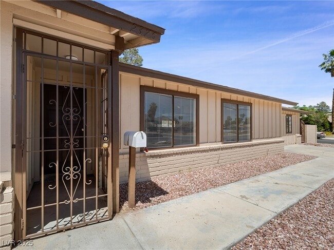 2375 Marion St in Las Vegas, NV - Building Photo - Building Photo