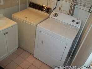 191 Kenrick St in Boston, MA - Foto de edificio - Building Photo