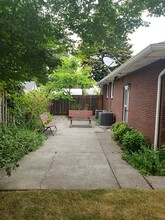 6845 N Albina Ave, Unit 6845 N Albina, Back 2BD in Portland, OR - Building Photo - Building Photo