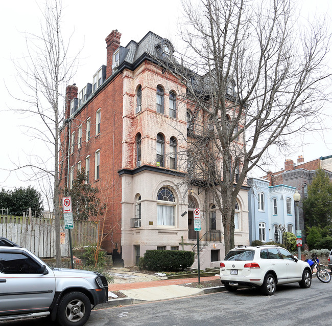 1512 Corcoran St NW in Washington, DC - Foto de edificio - Building Photo