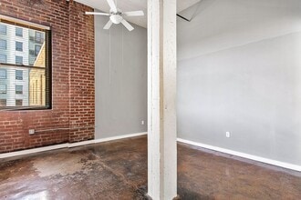 1510 W Broad St - Residential in Richmond, VA - Building Photo - Building Photo