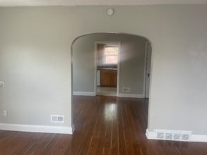 704 10th Ave in Huntington, WV - Building Photo - Building Photo