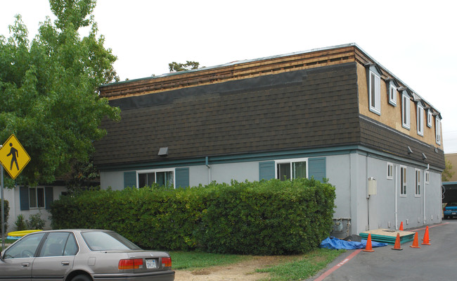 1732 Ross Circle in San Jose, CA - Building Photo - Building Photo