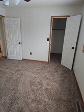 801 Cedar St SW in Isanti, MN - Foto de edificio - Building Photo