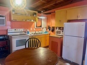 414 Caisson St in Freeport, TX - Building Photo - Building Photo