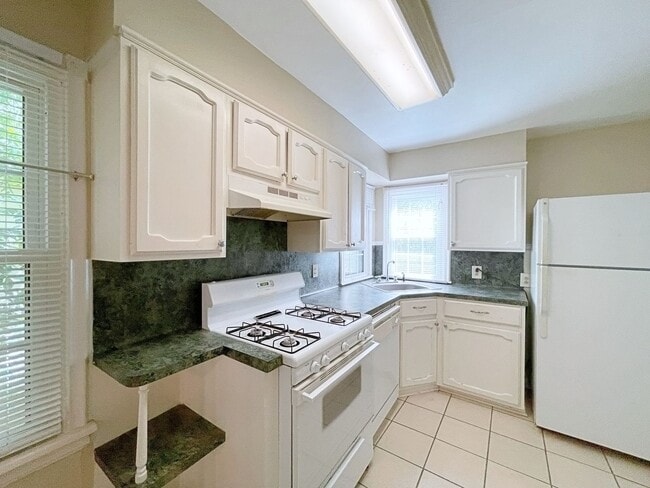 925-927 Rittiner Dr in Baton Rouge, LA - Building Photo - Building Photo