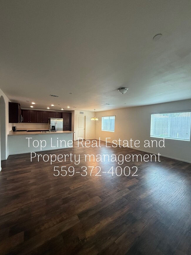 729 W Perez Ave in Visalia, CA - Building Photo - Building Photo