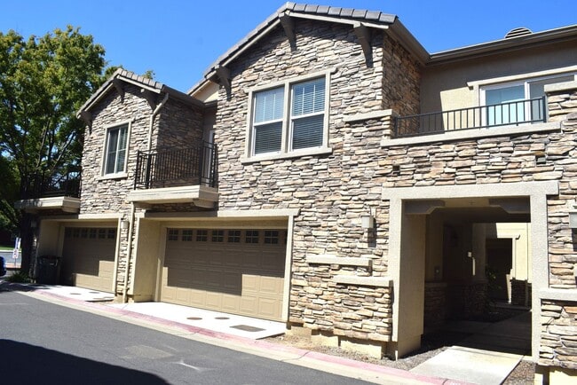 property at 3301 N Park Dr