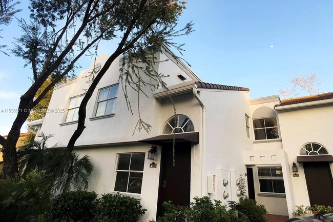 4687 NW 97th Ct in Doral, FL - Building Photo - Building Photo