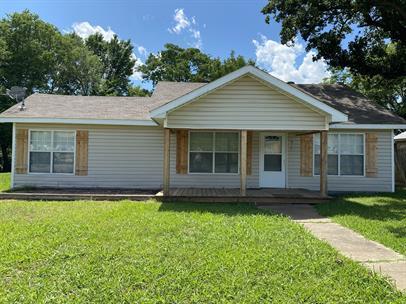 917 N Naid St in Grand Saline, TX - Foto de edificio