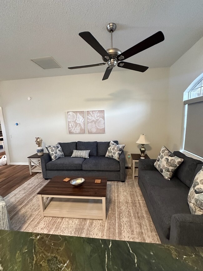 8960 Huntington Pointe Dr in Sarasota, FL - Building Photo - Building Photo