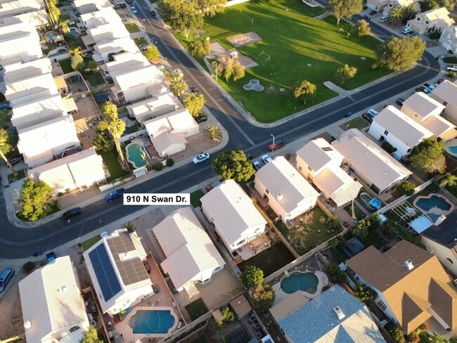 910 N Swan Dr in Gilbert, AZ - Building Photo - Building Photo