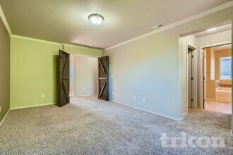 20615 7th Ave Ct E in Spanaway, WA - Foto de edificio - Building Photo