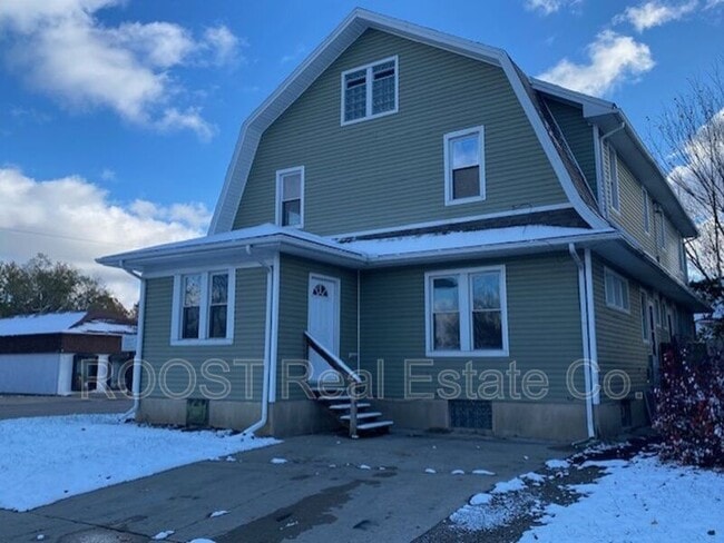 property at 1725 N Limestone St