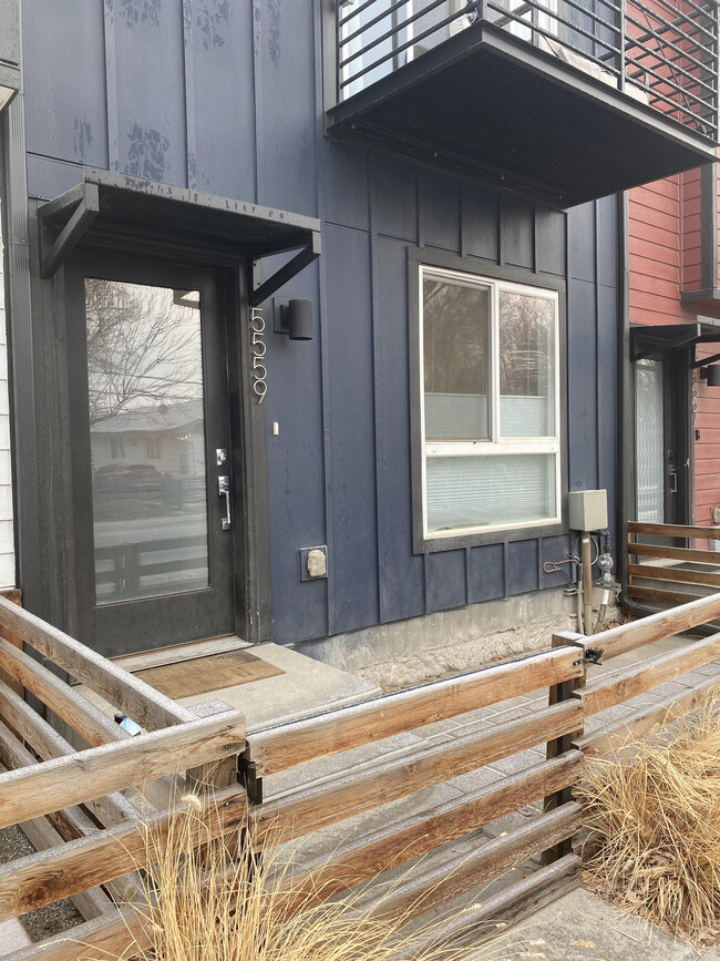 5559 W 10th Ave in Lakewood, CO - Foto de edificio - Building Photo
