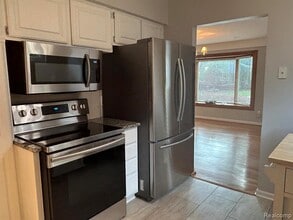 1577 E Melton Rd in Birmingham, MI - Building Photo - Building Photo