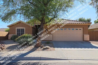 703 W Canary Way in Chandler, AZ - Foto de edificio - Building Photo