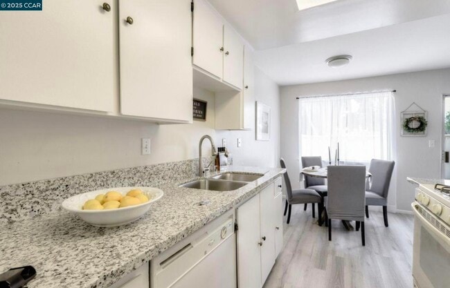 property at 1095 Mohr Ln