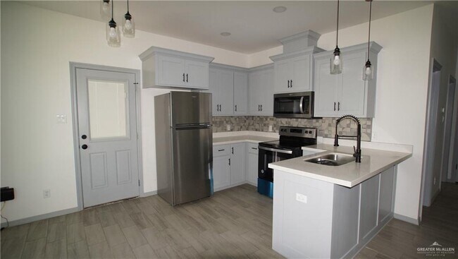 11 Ozark Ave in McAllen, TX - Building Photo - Building Photo