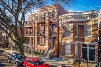 2328 N Greenview Ave, Unit 2334-1 in Chicago, IL - Foto de edificio - Building Photo