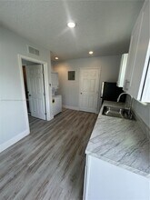 250 SW Airview Ave in Port St. Lucie, FL - Building Photo - Building Photo