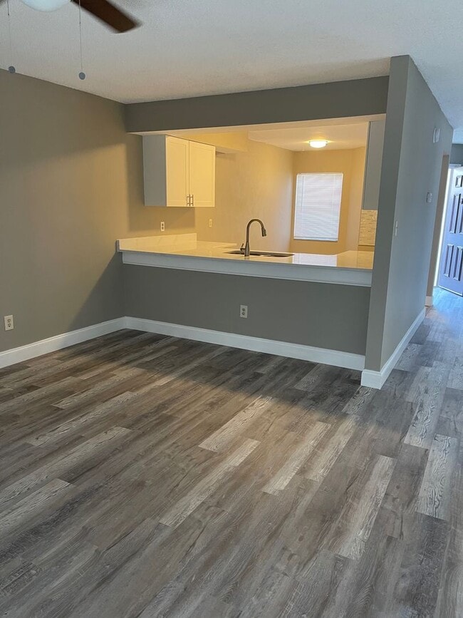 10111 Berry Field Ct