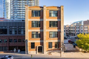 220 11th Ave SE in Calgary, AB - Building Photo