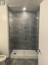 395 Square One Dr in Mississauga, ON - Building Photo - Building Photo