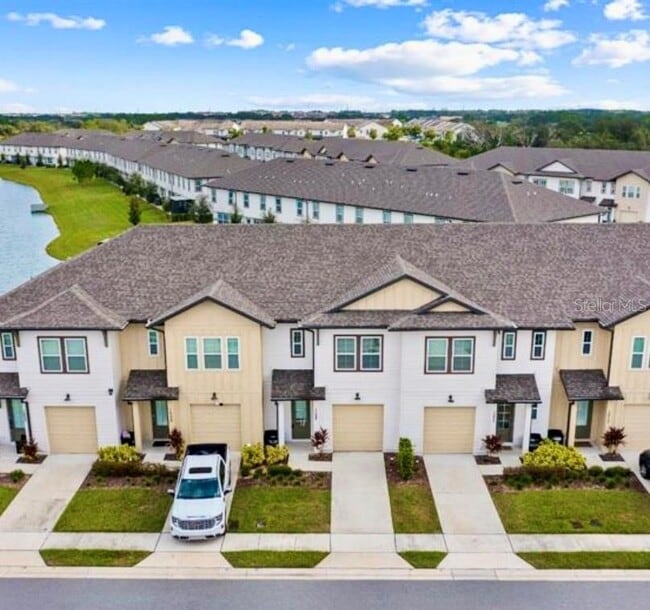 property at 1025 Plantation Ln