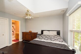 1236 Lexington Rd in Louisville, KY - Building Photo - Building Photo