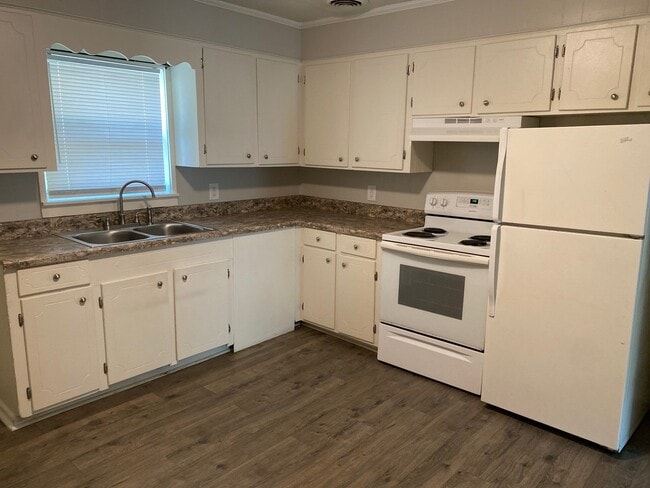 919 Rushmeade Rd, Unit R in Jackson, TN - Foto de edificio - Building Photo